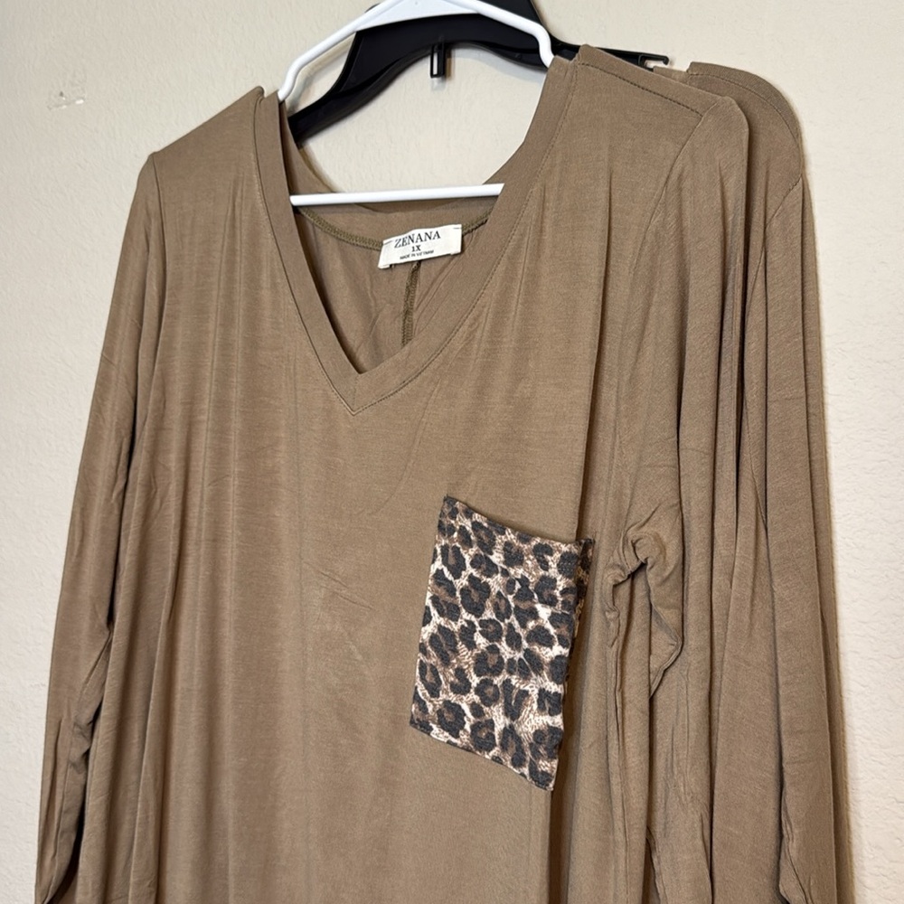 Zenana women's leopard print pocket, tan long sleeve T shirt/tunic, NWT
BOUTIQUE - Picture 4 of 5